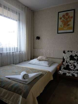 Отели типа «постель и завтрак» Villa Almira Поляница-Здруй Одноместный номер с ванной комнатой-1